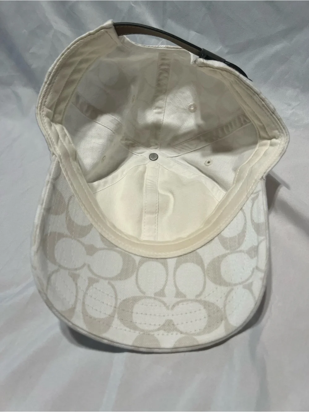 Women’s Coach signature baseball cap